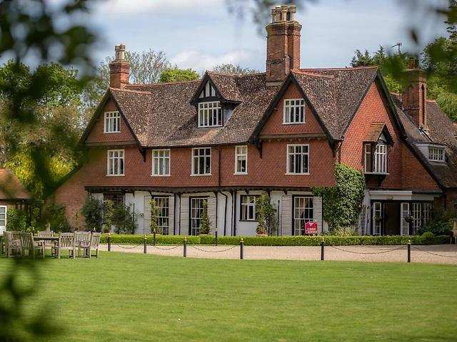 Ravenwood Hall Hotel