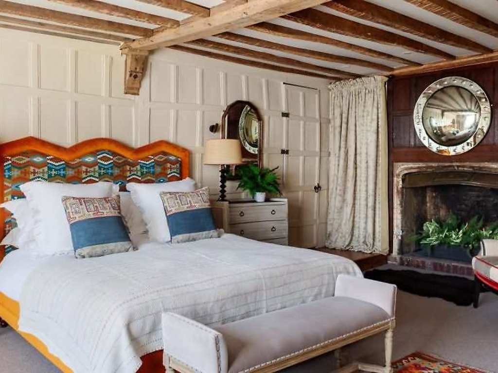 Junior room, The Falstaff Hotel