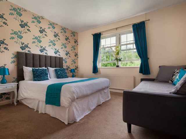 The Fox and Hounds Country Hotel